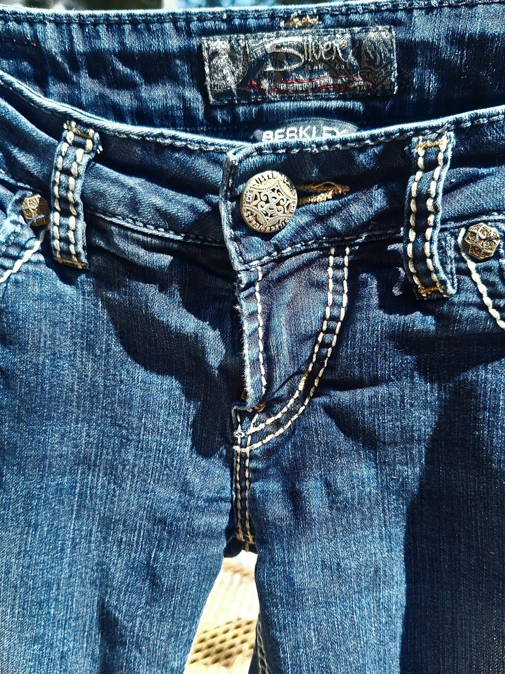 Silver Jeans Women’s Dark Blue Denim Jeans